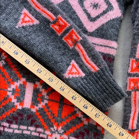 J.CREW | XXS WOMENS |  WOOL SWEATER in GREY BOLD` GEOMETRIC PATTERN 77366 - Picture 7 of 10